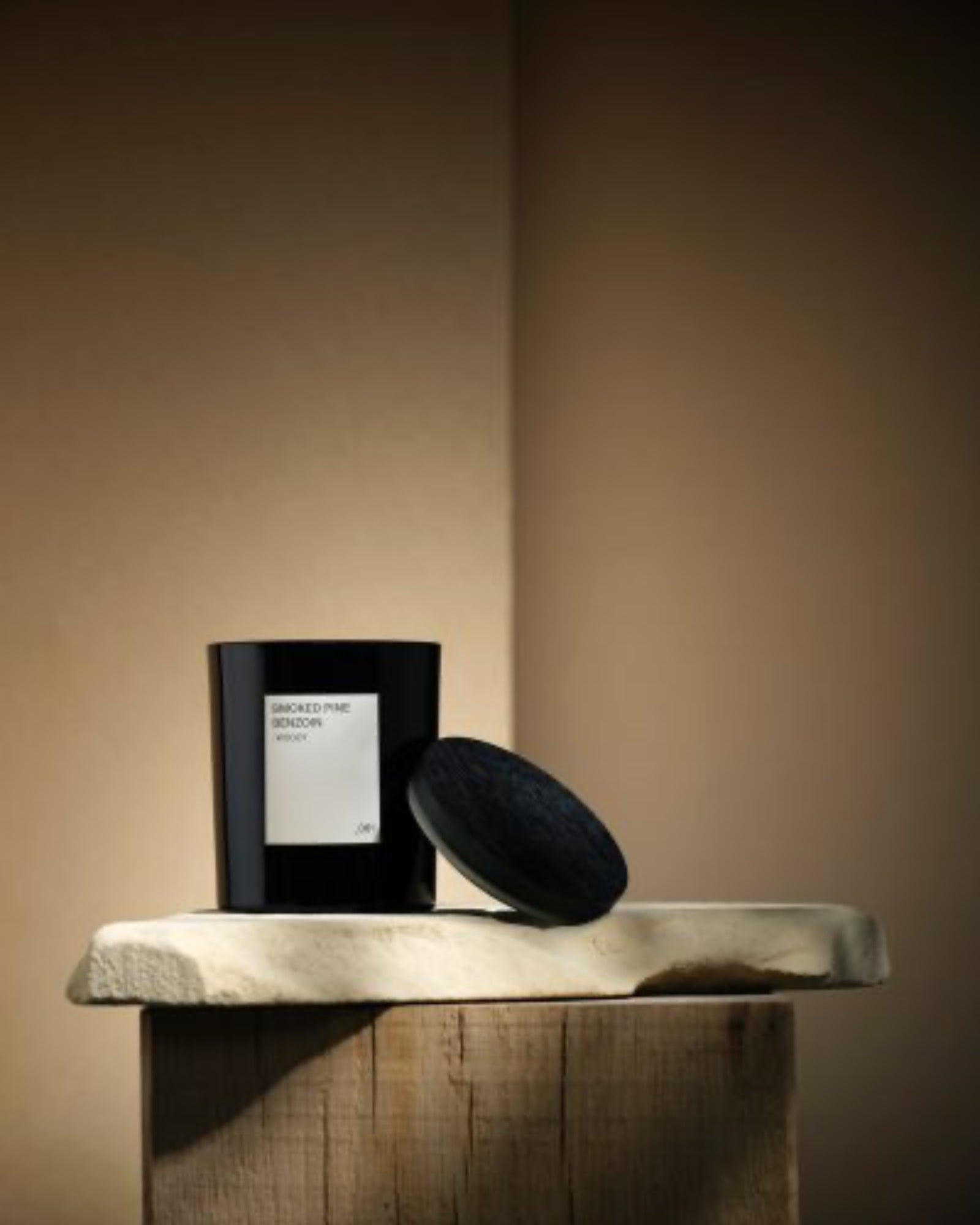 Interior Essentials Gloss Black