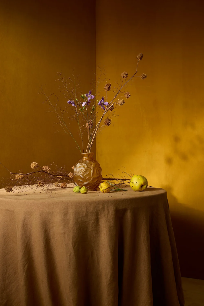 Textile wall covering and tablecloth by Tissage Mahieu 