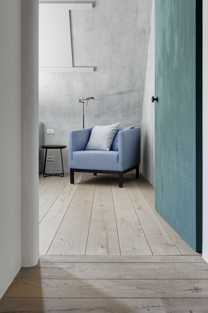 Engineered oak flooring by Belgian brand Nobel in a quiet room 